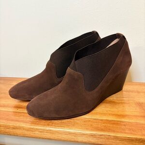 Taryn Rose Brown Wedge Heel Shoes women's 8.5 suede leather soft pull on